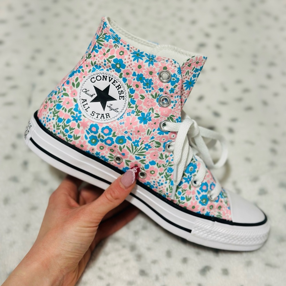 🩵NEW🩷 Converse Chuck Taylor All Star Mini Flowers High Top Sneakers